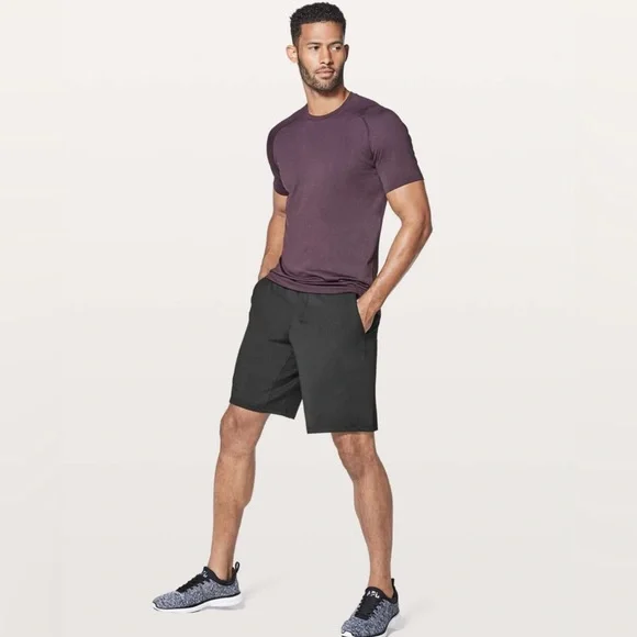 Lululemon Fundamental Short 9" in Black - Picture 1 of 4